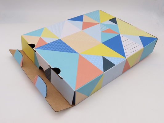 Boîtes d'emballage d'expédition de vernis de matte d'impression du carton ondulé CMYK du logo du client imprimé